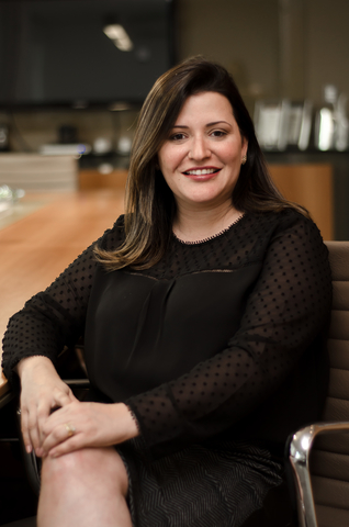 Paola Karina Ladeira coordena os projetos de inovação do escritório, e atua em Contencioso Empresarial, Cível, Arbitragem, e Recuperação de Crédito (Imagem: Divulgação)