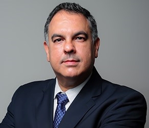 Cláudio Campos, sócio-diretor do Moura Tavares, Figueiredo, Moreira e Campos Advogados, faleceu nesta sexta-feira (27) (Imagem: Divulgação)