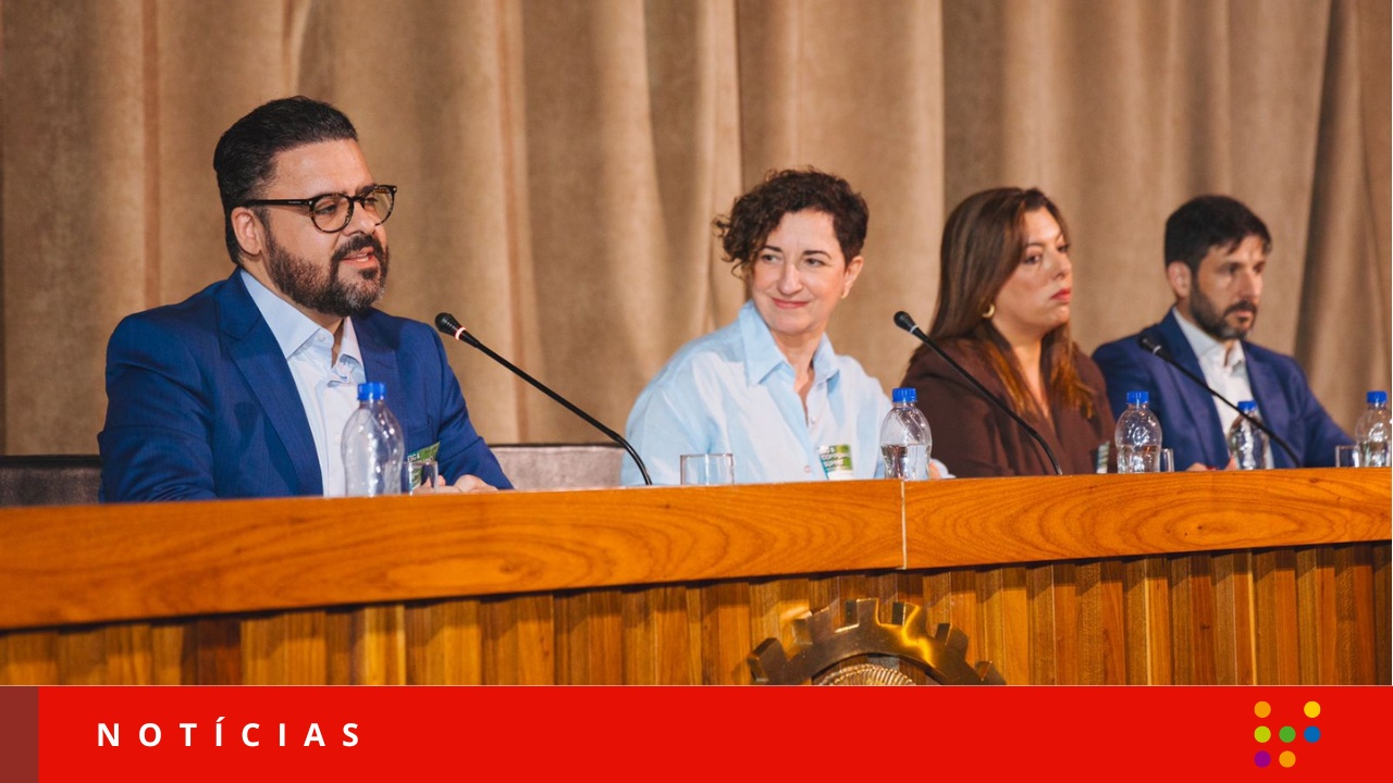 Da esq. para dir: Leandro Mosello, sócio fundador do MoselloLima Advogados; Silvana Quaglio, diretora-presidente e publisher da Análise Editorial; Rochana Freire, gerente de ESG da 2Tree Ambiental; Walner Júnior, head of legal da Suzano (Imagem: Análise Editorial/Rafael Anticaglia)