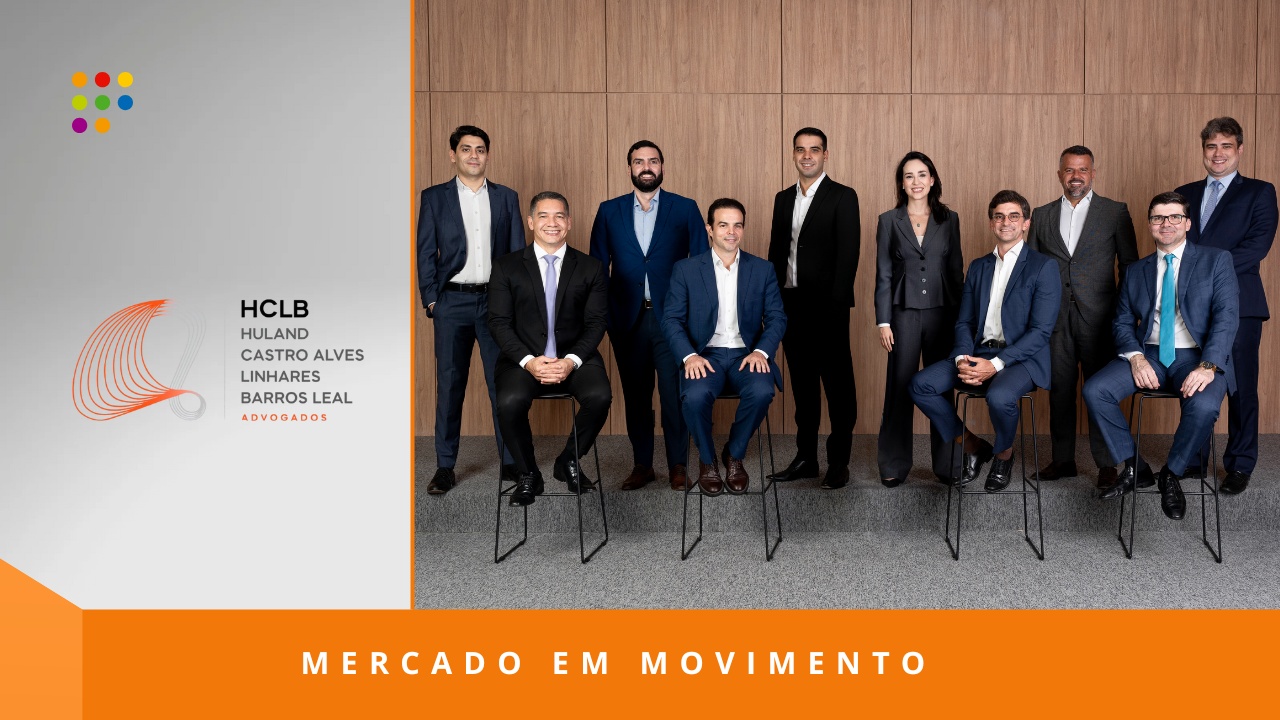 De pé, da esq. para dir.: Gustavo Bevilaqua, Raphael Araujo, Ilo Igo Marques, Luciana Lobo, Silvio Almeida e Ted Pontes. Sentados, da esq. para dir.: Alexandre Linhares, Drauzio Barros Leal, Adriano Huland e Laerte Castro Alves, todos sócios do HCLB Advogados (Imagem: Análise Editorial/Divulgação)