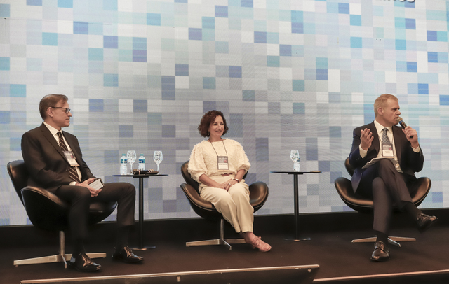 Alexande Secco, Silvana Quaglio e Eduardo Oinegue, sócios e idealizadores da Análise Editorial (Imagem: Análise Editorial/ Marcelo Spatafora)