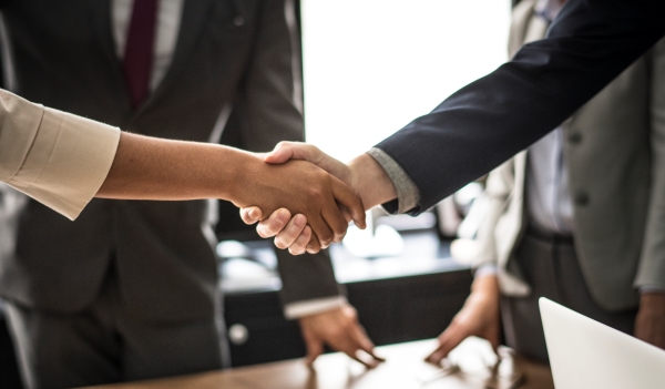 Cerca de nove em cada dez executivos afirmam que reputação do escritório é o principal fator para contratação dos serviços jurídicos (Imagem: FreePik)
